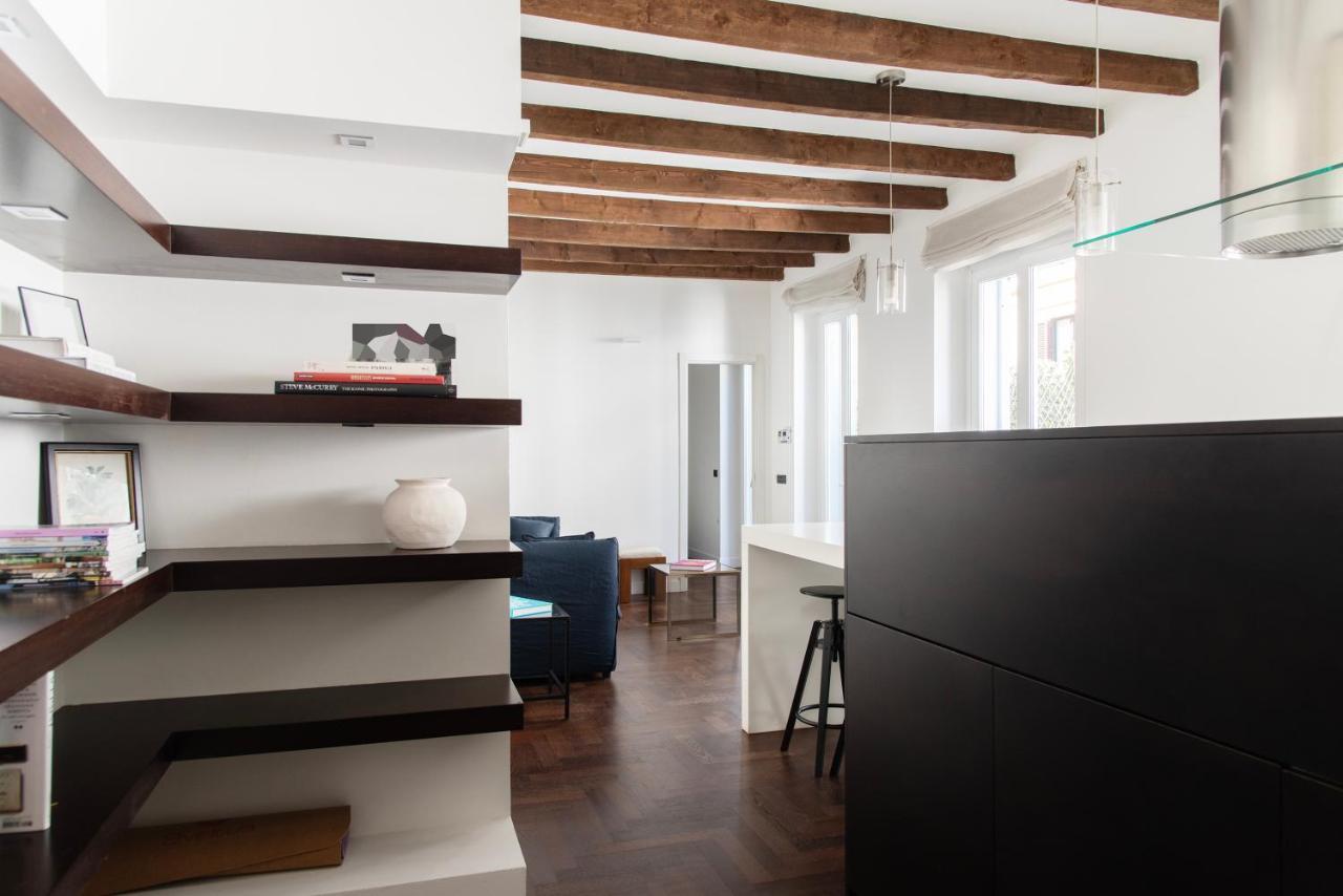 Youhosty - Charming 2-bed Flat With Terrace, Navigli & Duomo Mailand