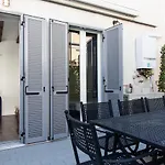 Youhosty - Charming 2-Bed Flat With Terrace, Navigli & Duomo